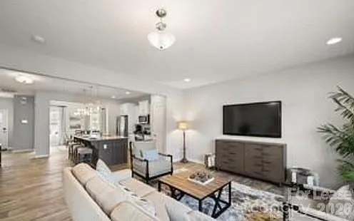 3 bed, 2.5 bath, 1901 sqft, $2,379 — Photo 4