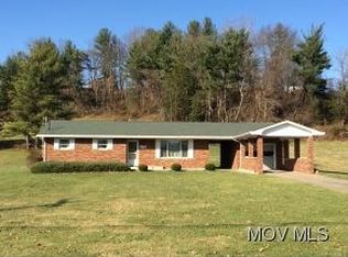 275 S Meadow Dr, Mineral Wells, WV 26150