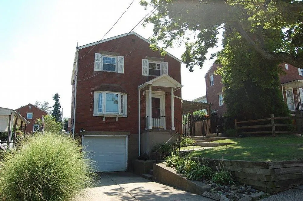 1434 Woodbine St photo 1