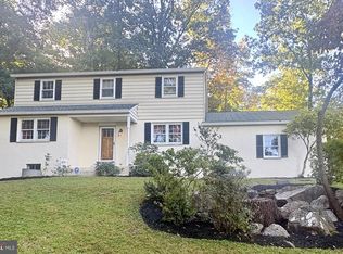 8 Castle Rock Rd, Newtown Square, PA 19073