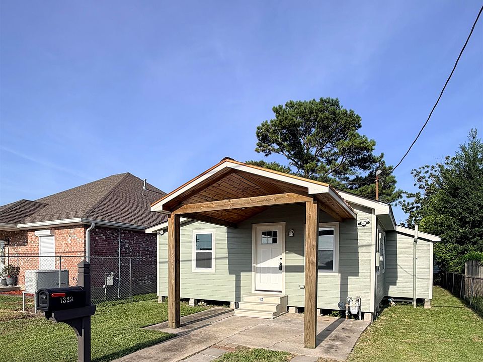 1st image of 1323 Aycock St