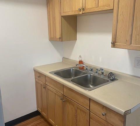 3rd image of 2301 Minnehaha Ave APT 4