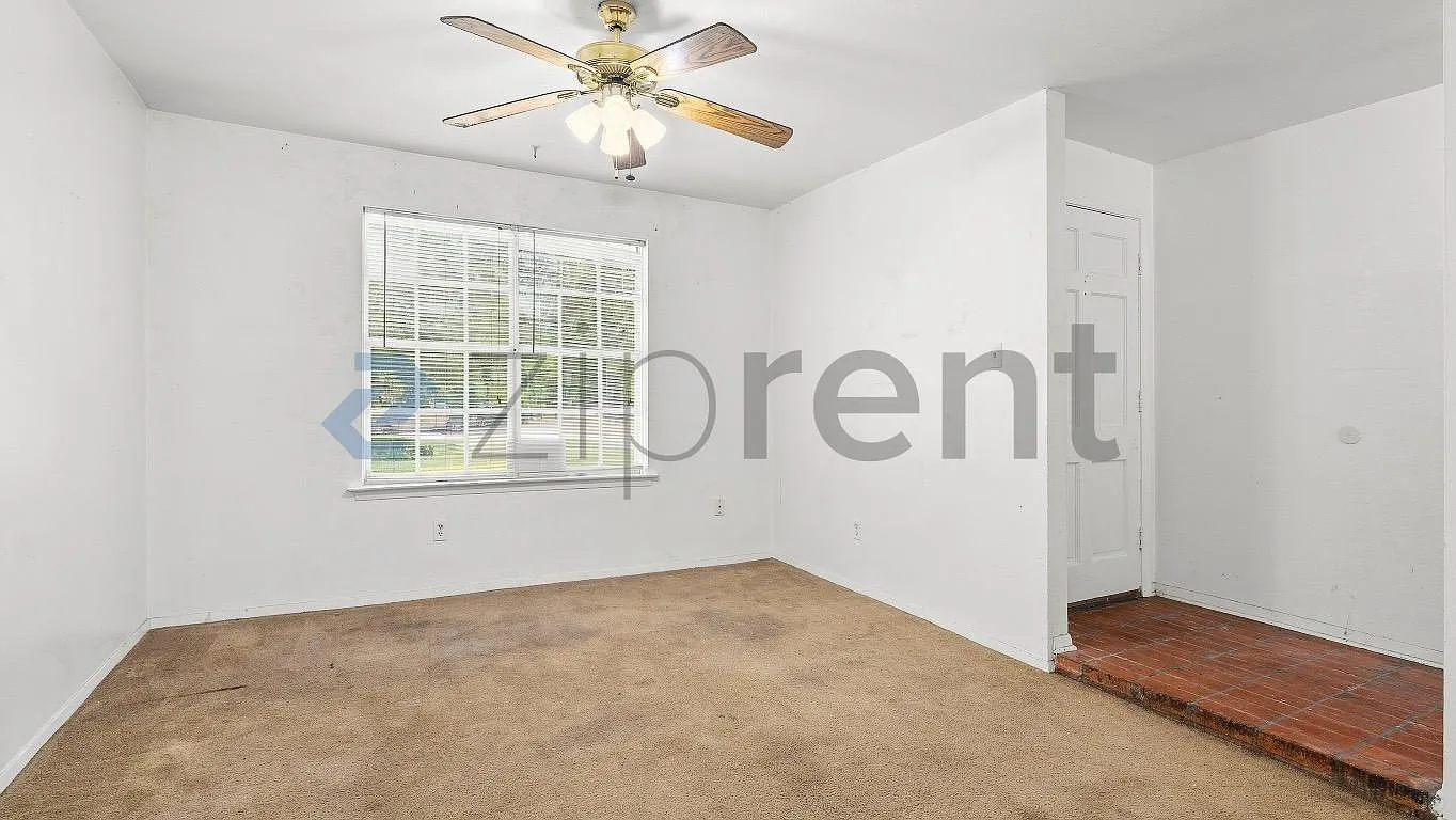 4 bed, 1600 sqft, $1,925 — Photo 4