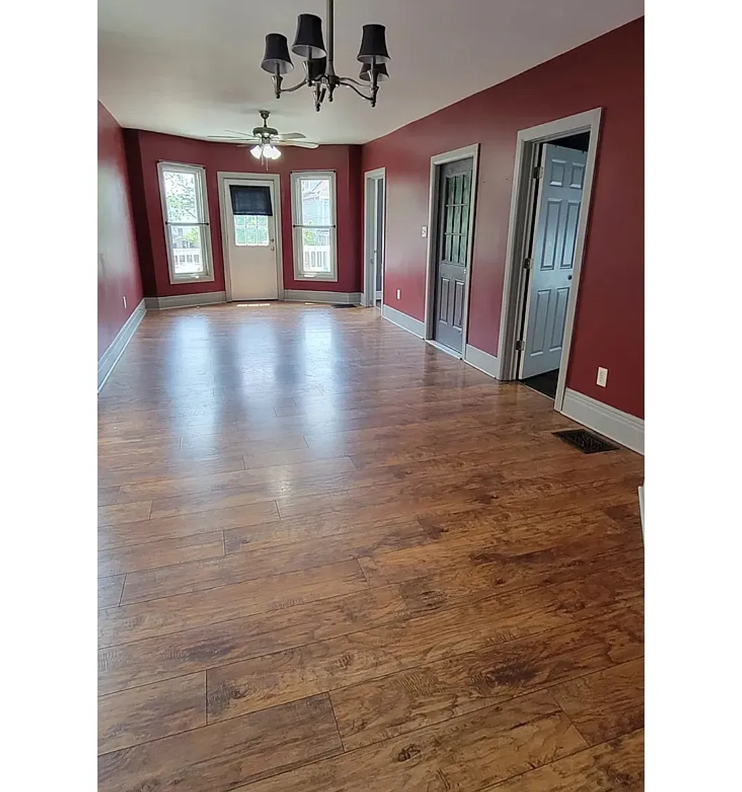 44 Woodside Ave — Photo 2