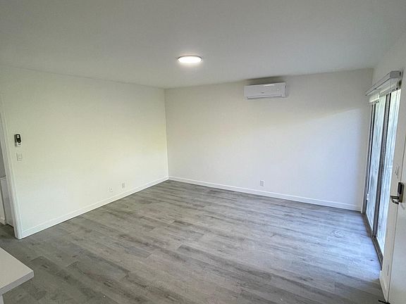 2nd image of 435 N Euclid Ave #28