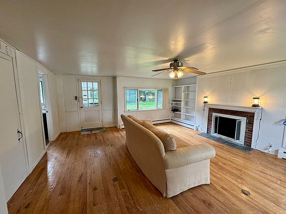 3rd image of 14 Loring Ln