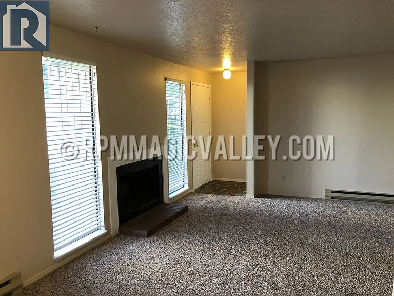 747 Meadows Dr #2 — Photo 13