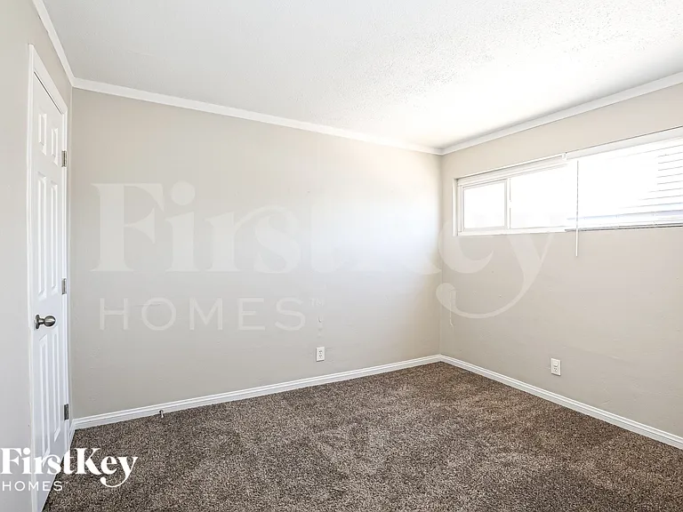 2317 Hassett Ave — Photo 12