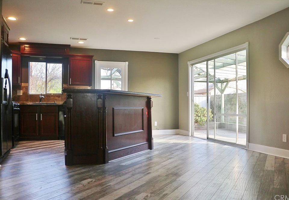 1st image of 26660 Montclair Dr