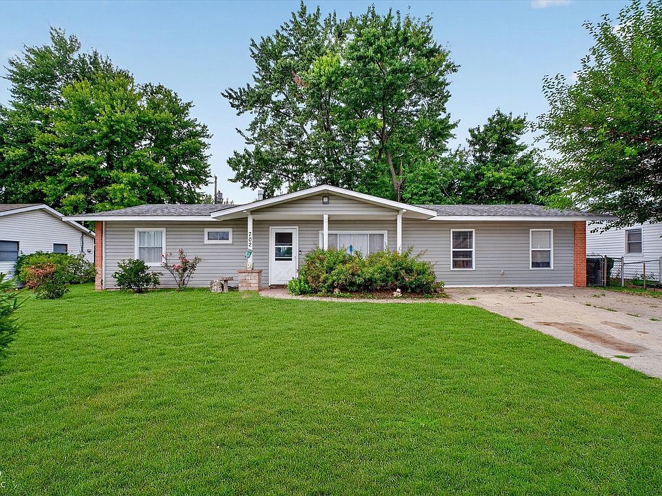 1st image of 702 Sweetbriar Ave