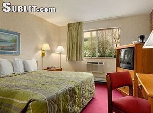 2050 N Mayfair Rd, Wauwatosa, WI 53226