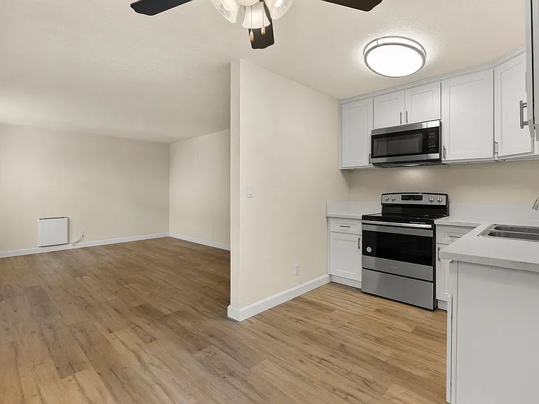 Briarwood Apartments - Riverside, CA — Photo 37