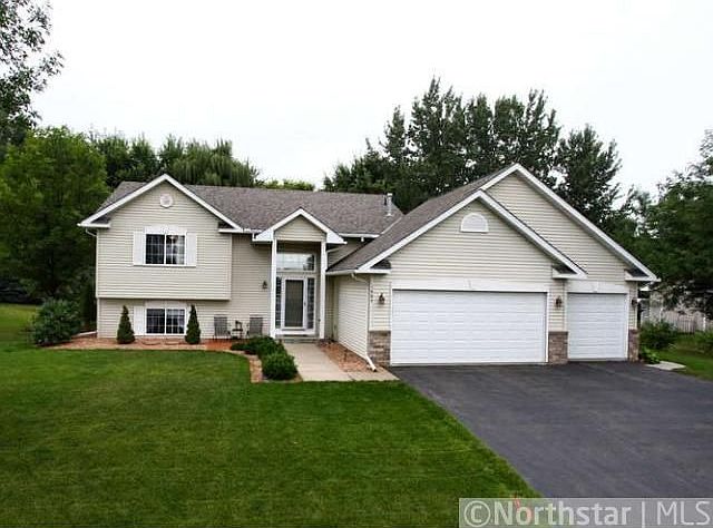 1st image of 1484 Bluebird Dr