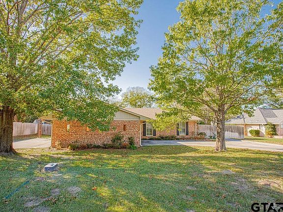 2nd image of 308 Hideaway Ln E