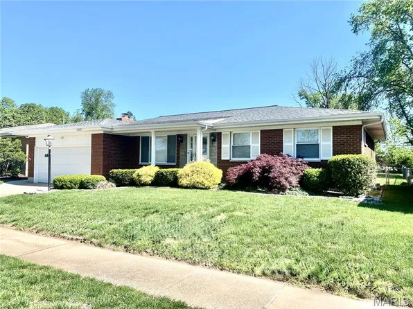 657 Damascus Dr, Saint Louis, MO 63125