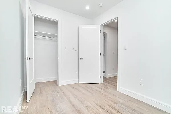 Rented by REAL New York | media 6