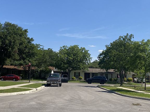 4th image of 3437 Mapledale Cir