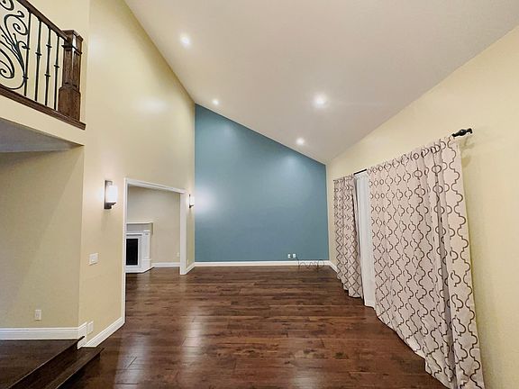 3rd image of 5844 Herma St