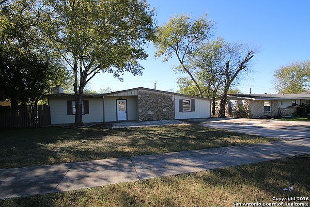 1st image of 154 Oak Valley Dr