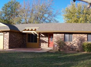 131 E Park Place Ct, Derby, KS 67037