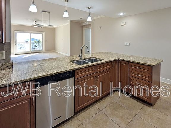 5th image of 525 3rd St N APT 507