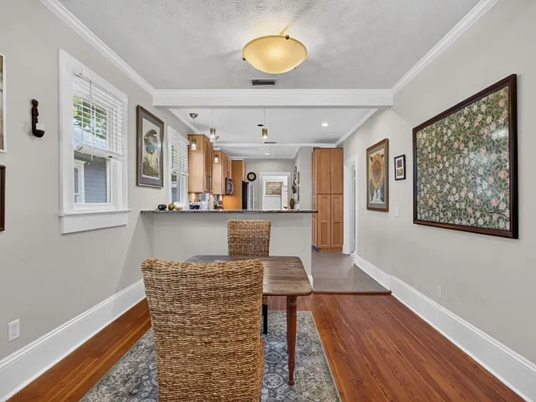 1555 Belmonte Ave — Photo 16