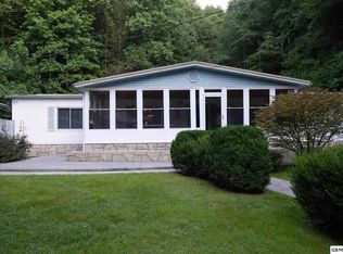 5060 Henry Town Rd, Sevierville, TN 37876