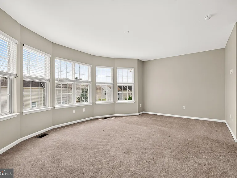 6805 Oregano Ln — Photo 37