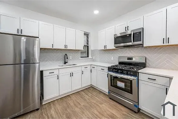2629 W Oakdale St — Photo 11