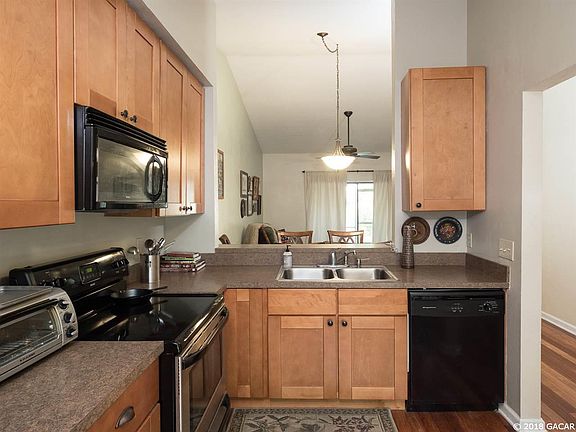 3rd image of 4040 NW 23rd Cir