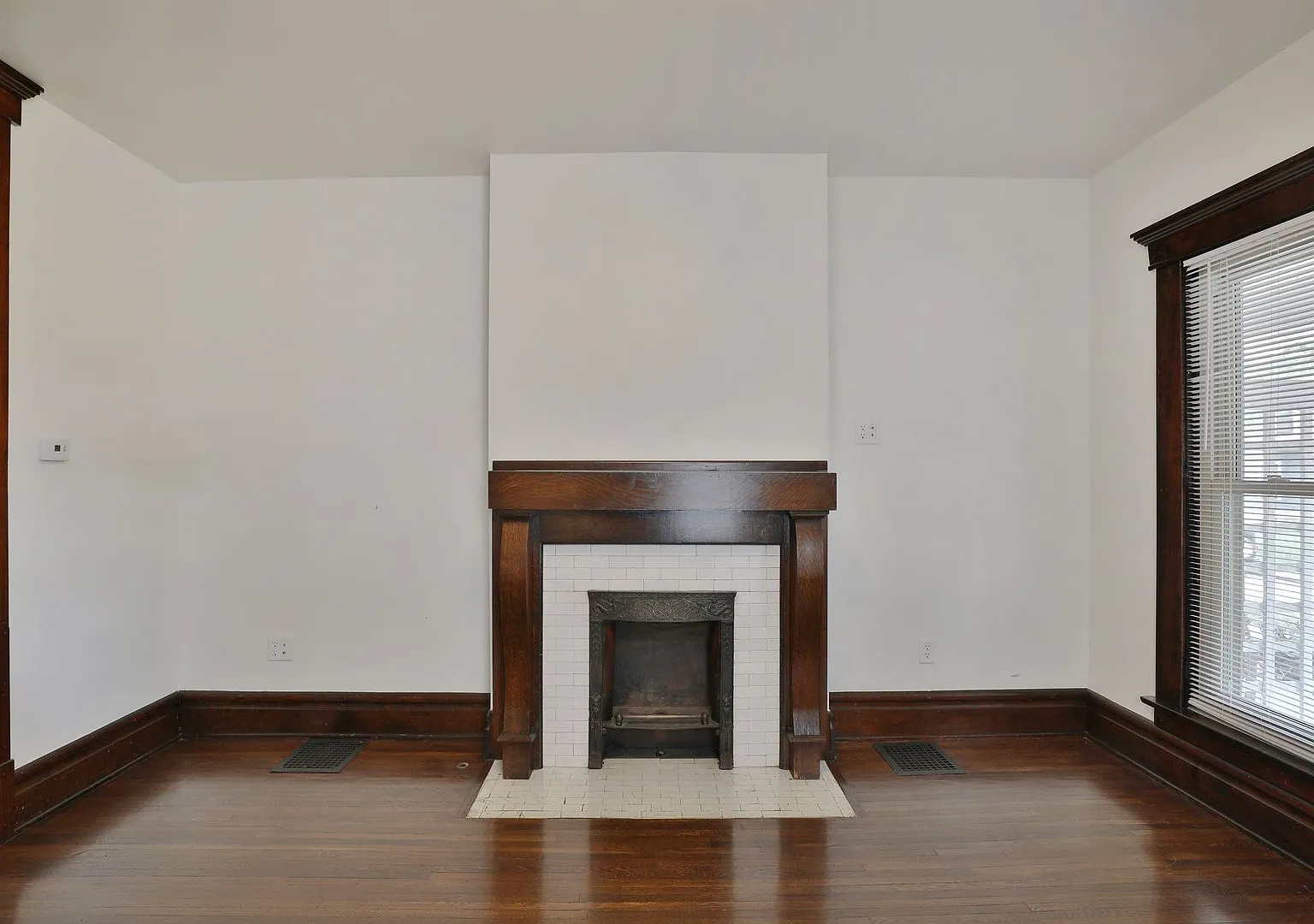 Newly Renovated North Campus - 6 Bedroom 4 Full Bathrooms. This One Has It All! — Photo 4