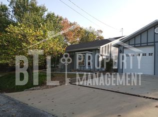 210 Eastlake St, Branson, MO 65616