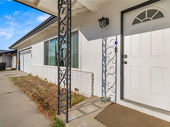 3rd image of 27042 Ramona Vista St