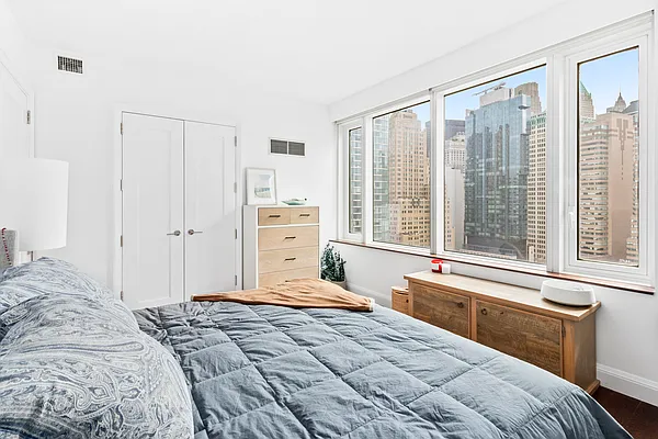 Rented by Douglas Elliman | media 10