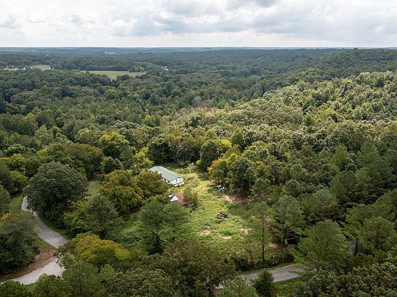 4th image of 694 Napier Rd