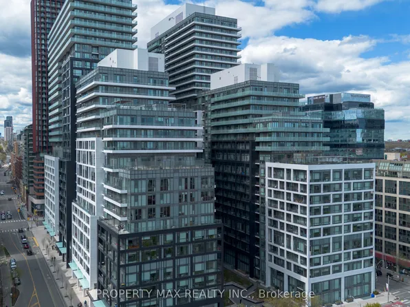 70 Princess St #403, Toronto, ON M5A 0X6