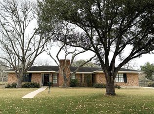 742 Meadowbrook Ln, Goliad, TX 77963