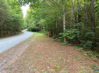 999 Slate River Trl, Arvonia, VA 23004