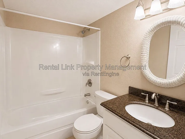 2264 Winkler Ave #202 — Photo 23