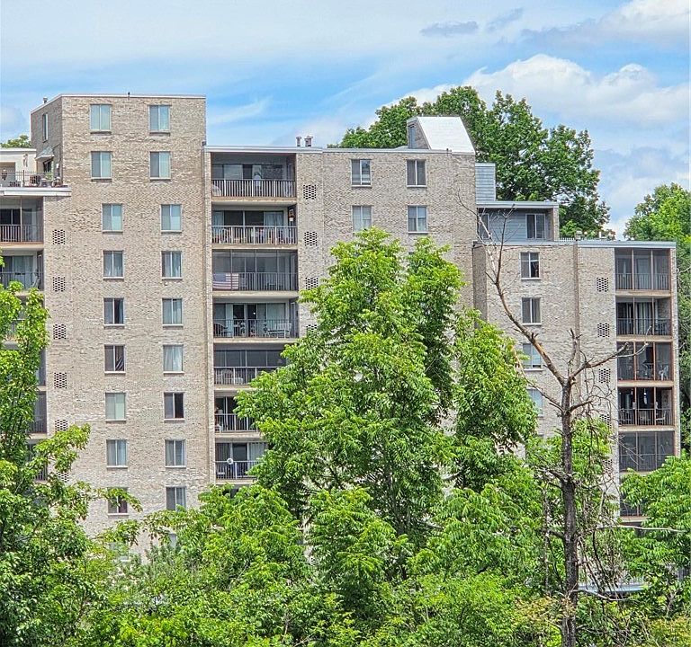 1st image of 2120 Greentree Rd APT 102E