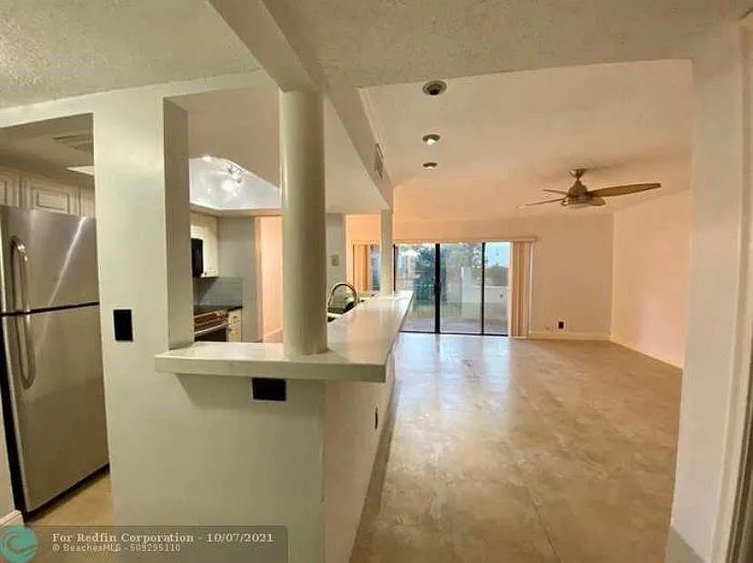 2 bed, 2.0 bath, 1099 sqft, $2,100 — Photo 4
