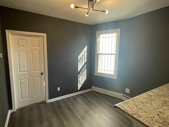 5th image of 176A Parker St #Z