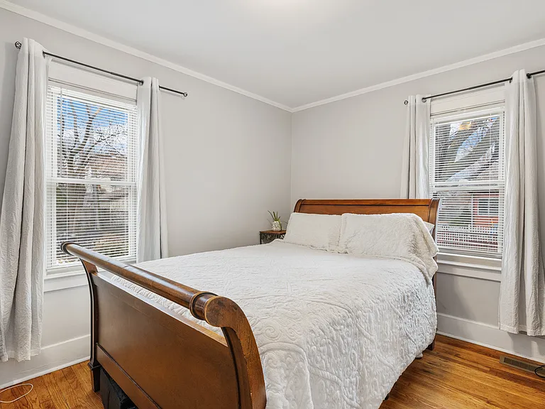 283 Piper Blvd — Photo 10