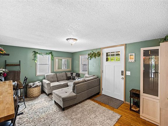 5th image of 323 E Park St