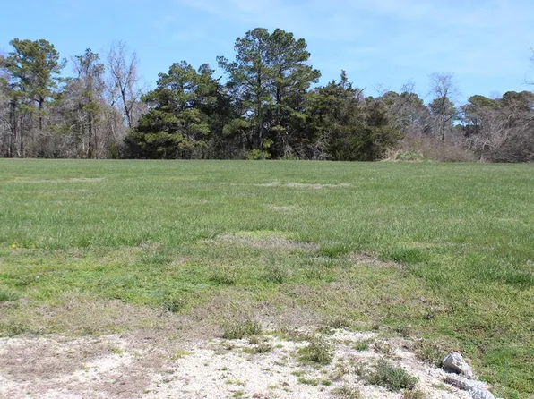 15 Davey Jones Blvd #15, Greenbackville, VA 23356