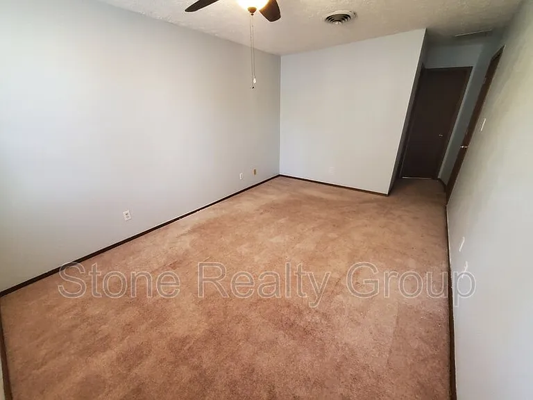 362 White Oak Ln — Photo 6
