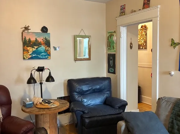 318 Cooper St, Ottawa, ON