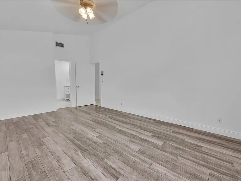 7755 Kenway Pl E — Photo 11