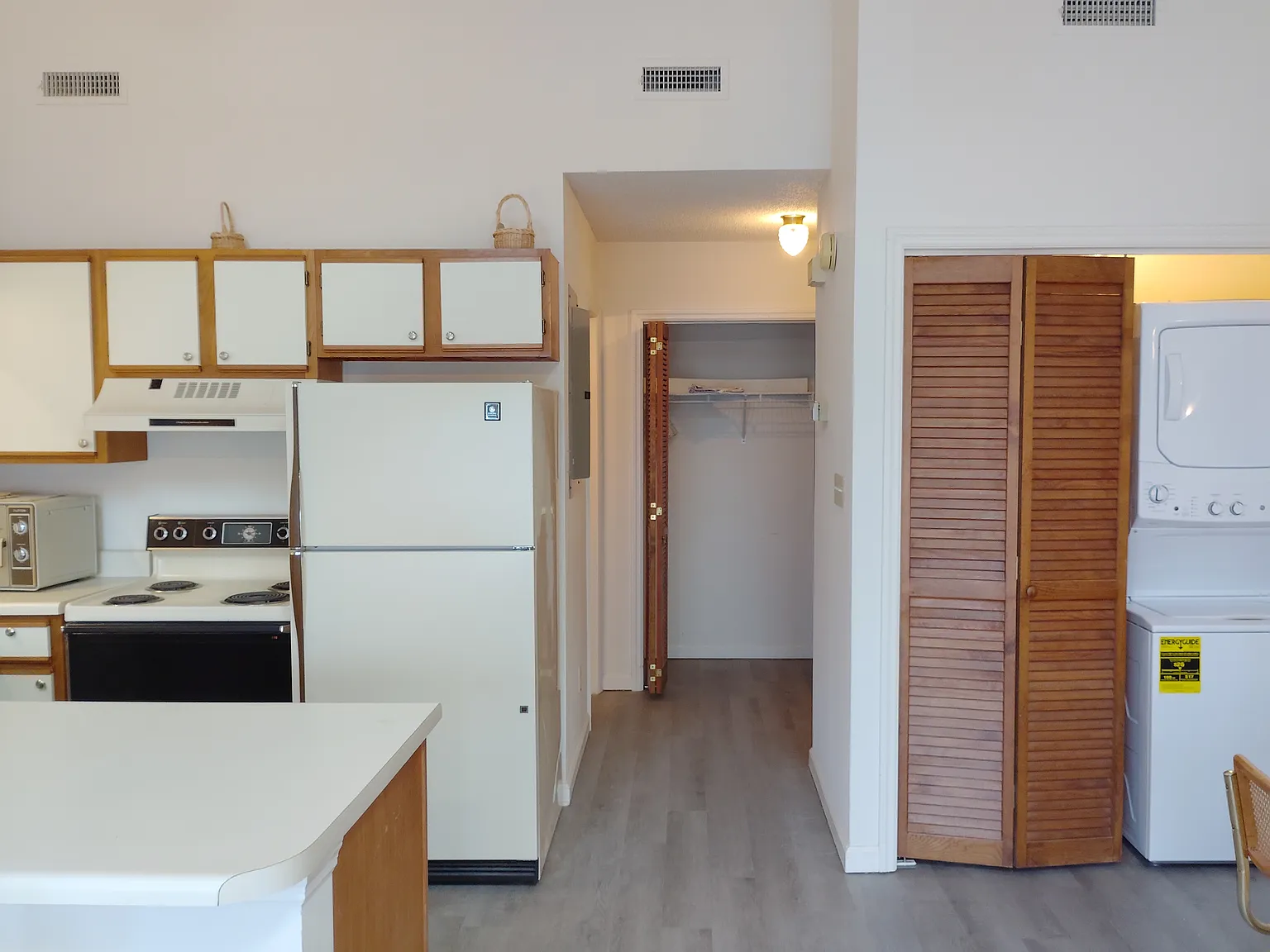 Studio, 650 sqft, $1,000 — Photo 2