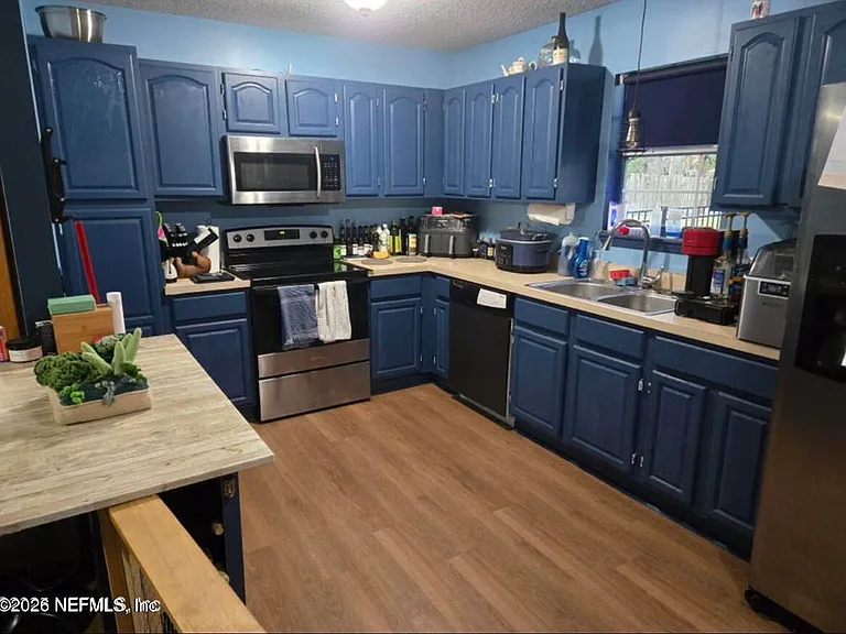 9861 S Clinton Ave — Photo 5